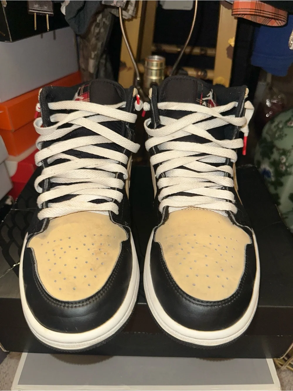 Jordan Retro 1 Mid